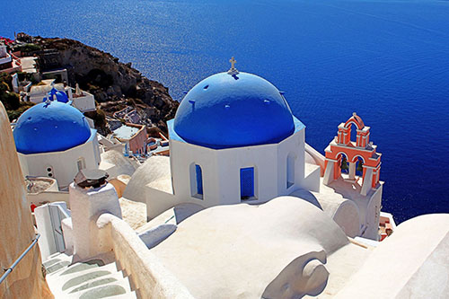 blue rooftops in santorini